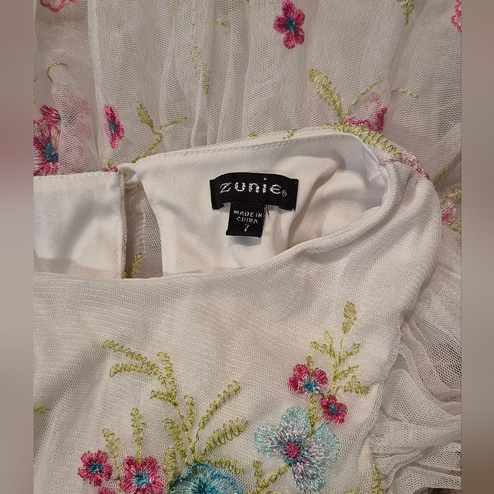 Zunie Girl's Embroidered Floral Party Dress Size 7 EUC - Picture 10 of 11